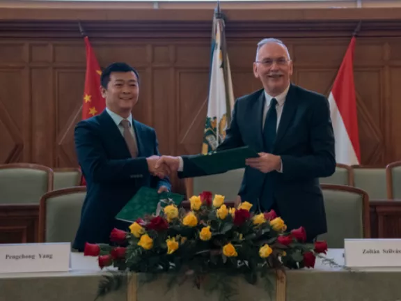 Jövőt formáló kapcsolat épül a kínai Tsinghua és a Debreceni Egyetem között