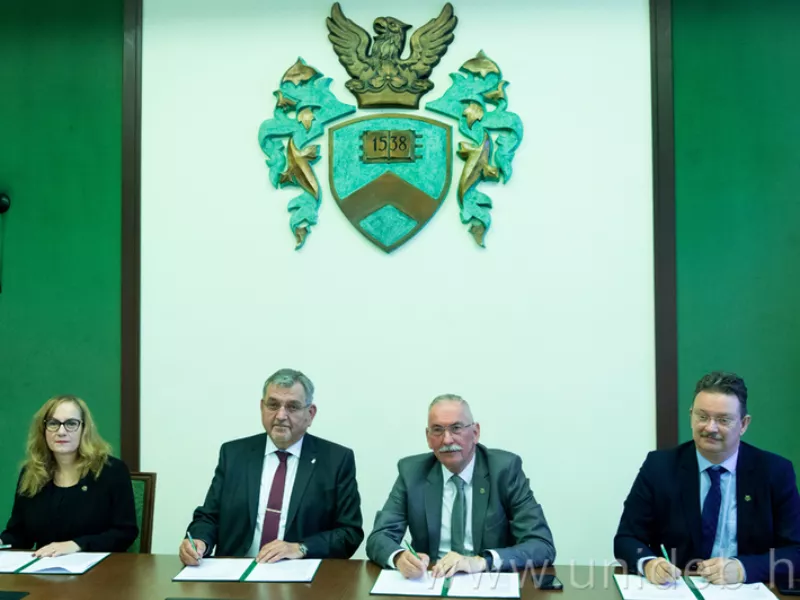 Stratégiai partnerség a jövő gyógyszeriparáért