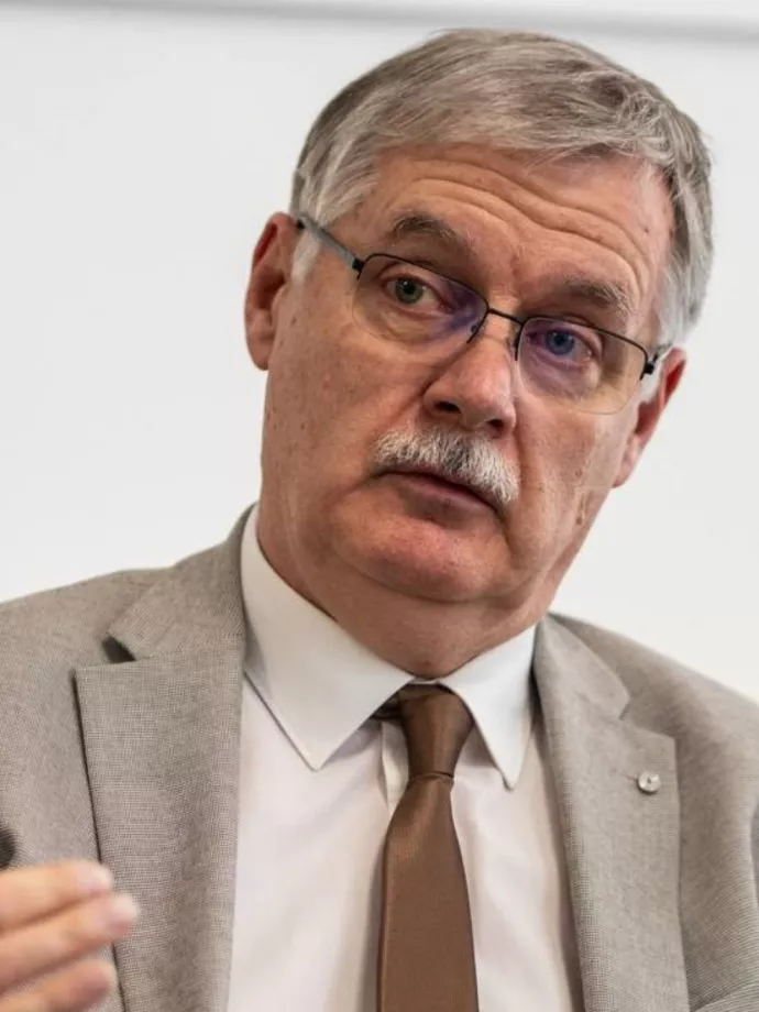 Távozik a Richter igazgatóságából Cserháti Péter