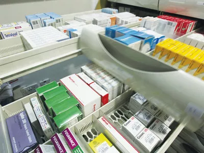 Salátatörvény: átrendezi a gyógyszerpiaci befizetéseket