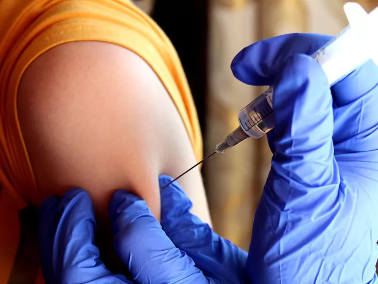 Hatásosabb a HPV-vakcinázás, ha a fiúkat is beoltják