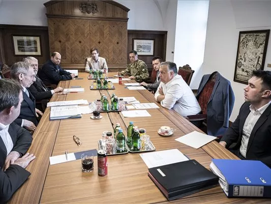 Orbán: Budapesten is feloldjuk a kijárási korlátozást