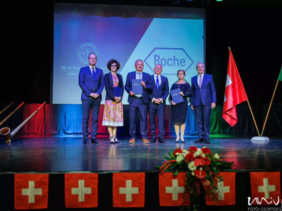 Együttműködik a Roche és a Pécsi Tudományegyetem